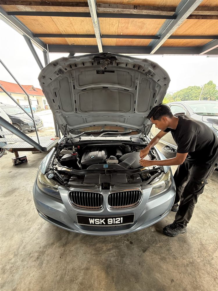 BMW radiator replacement and cooling system pipe renewal at One X Transmision Klang Valley